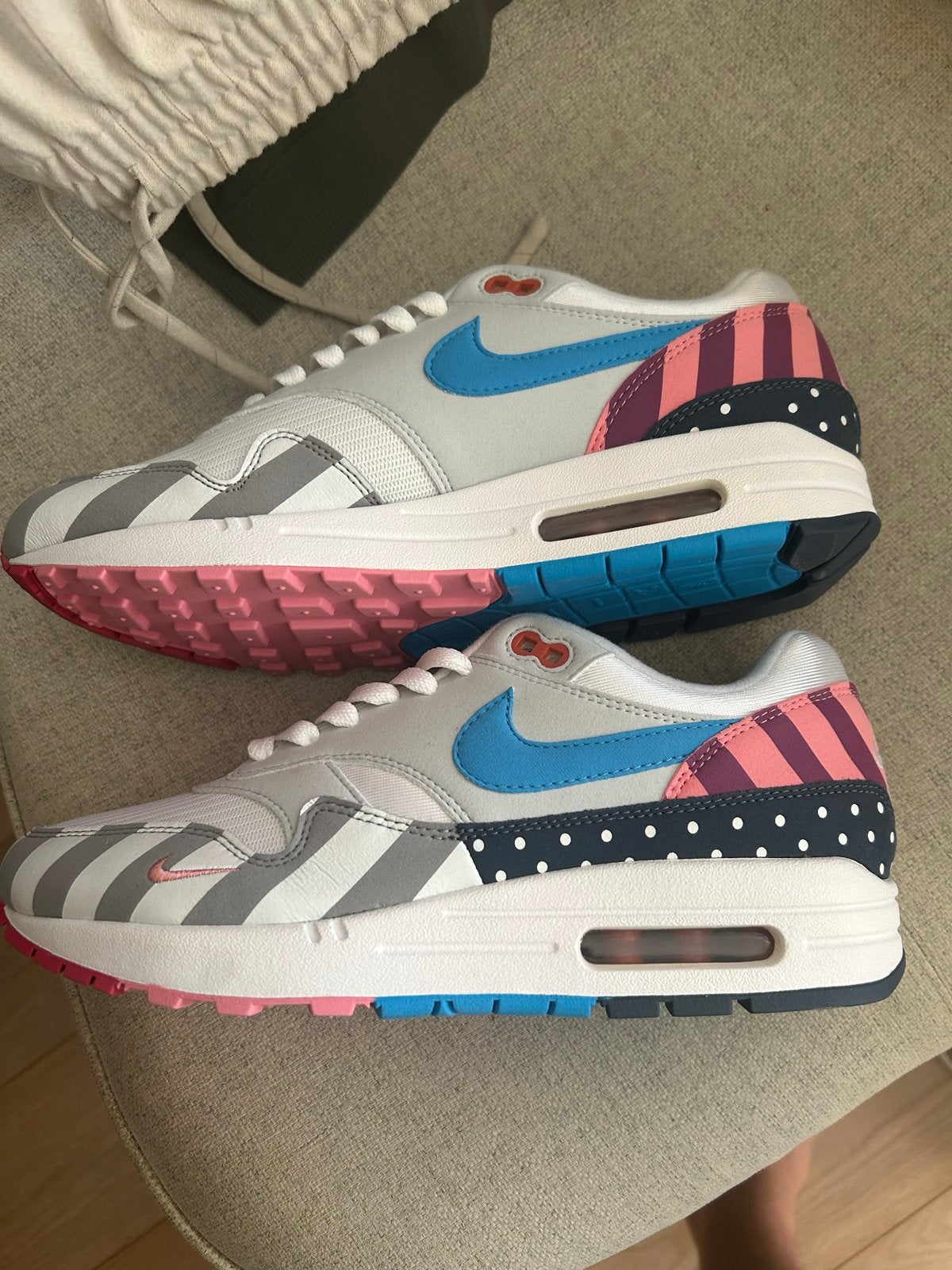 Zeldzame Nike Air Max 1 Parra 2018 - Ongedragen - Maat 41, Ophalen of Verzenden, Nieuw, Overige kleuren, Sneakers of Gympen