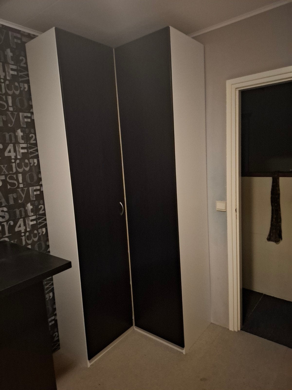 Ikea Pax Hoekkast met planken en hangruimte - Zwart/Wit, Ophalen, Met deur(en), Gebruikt, 100 tot 150 cm