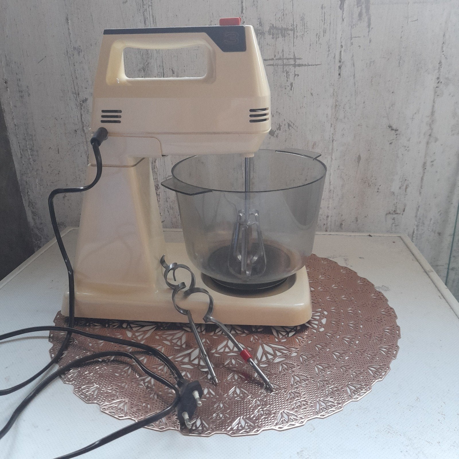 Philips handmixer met standaard en kom, Witgoed en Apparatuur, 2 tot 3 liter, Ophalen, Gebruikt, 3 snelheden of meer