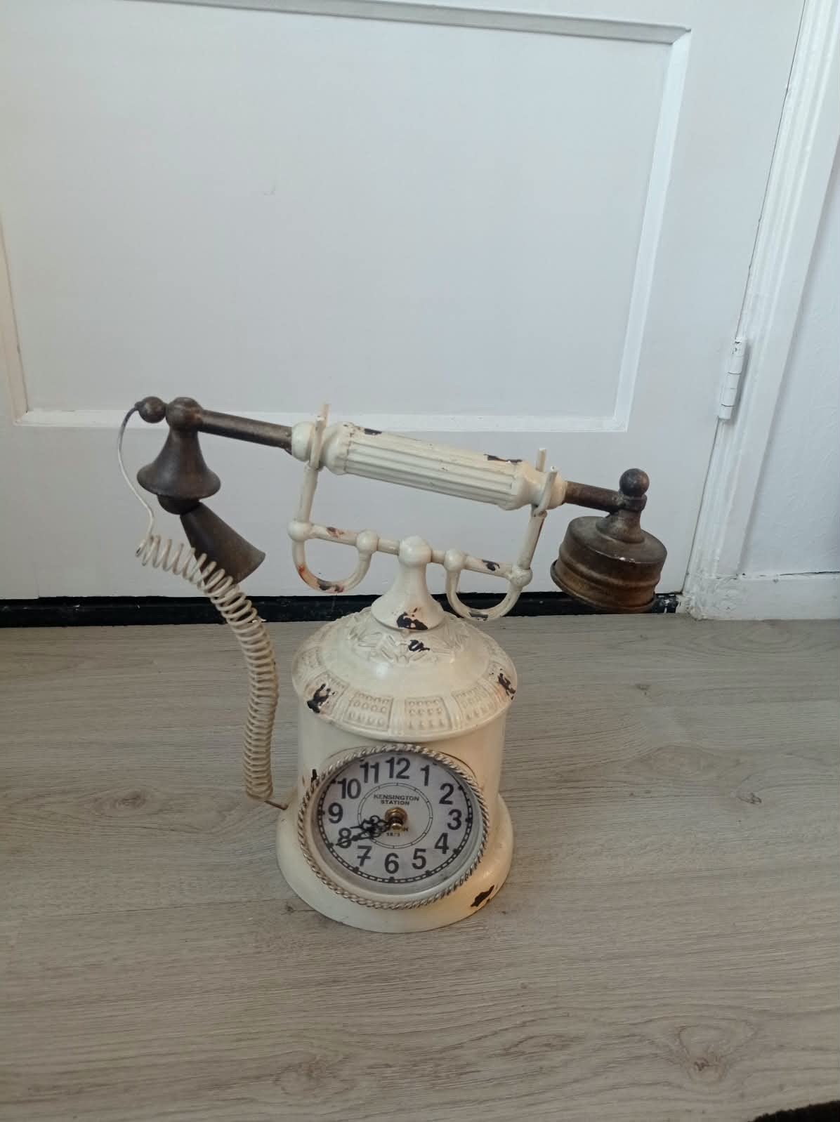 Decoratieve metalen telefoon met klok in brocante stijl, Ophalen of Verzenden