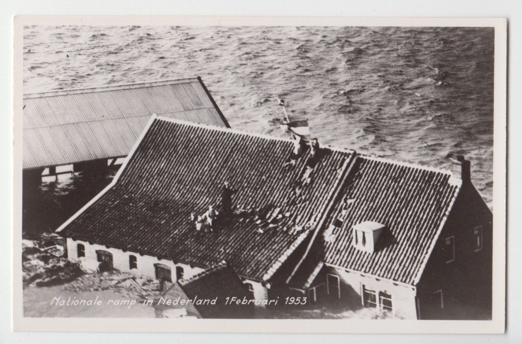 177 Walcheren 1953 Boerderij Mensen op dak Nationale Ramp, Verzamelen, Verzenden, 1940 tot 1960, Ongelopen, Zeeland