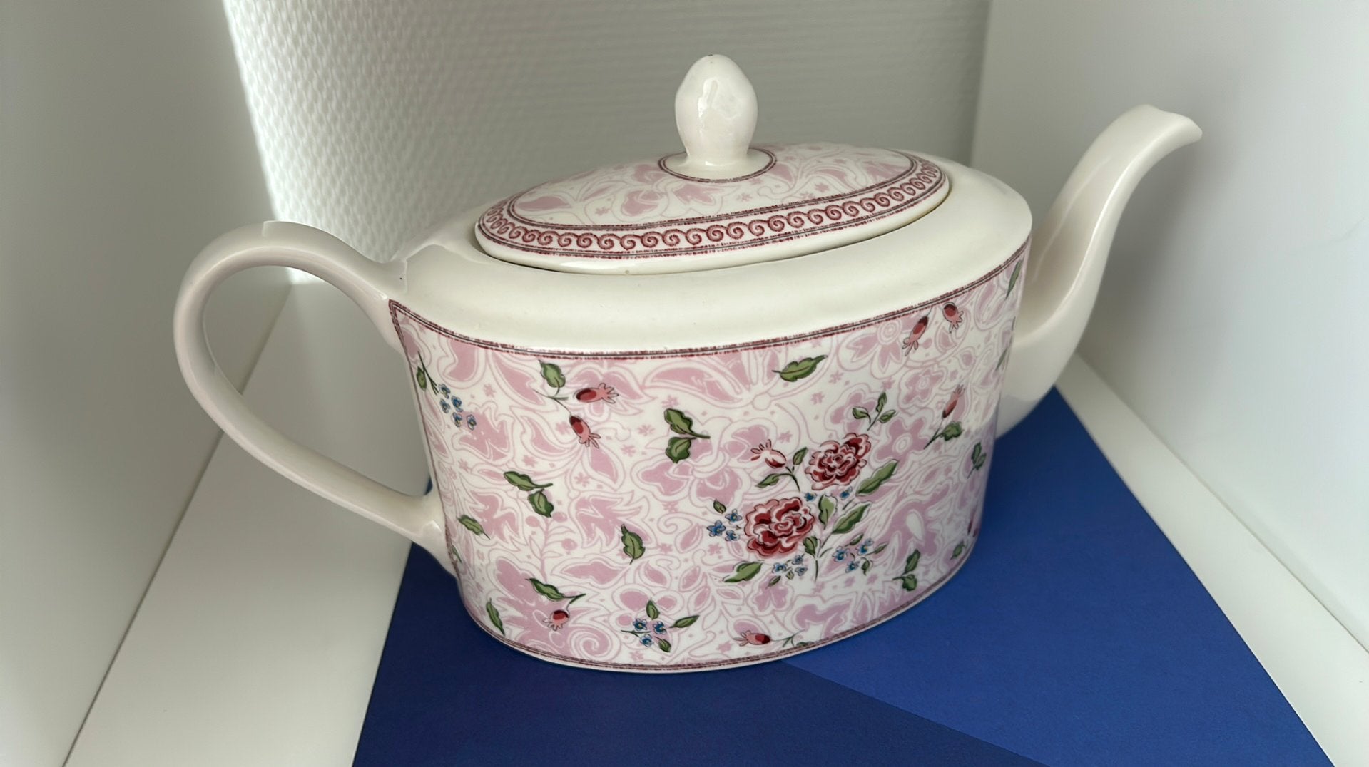 Theepot Johnson brothers rose damask, Ophalen of Verzenden