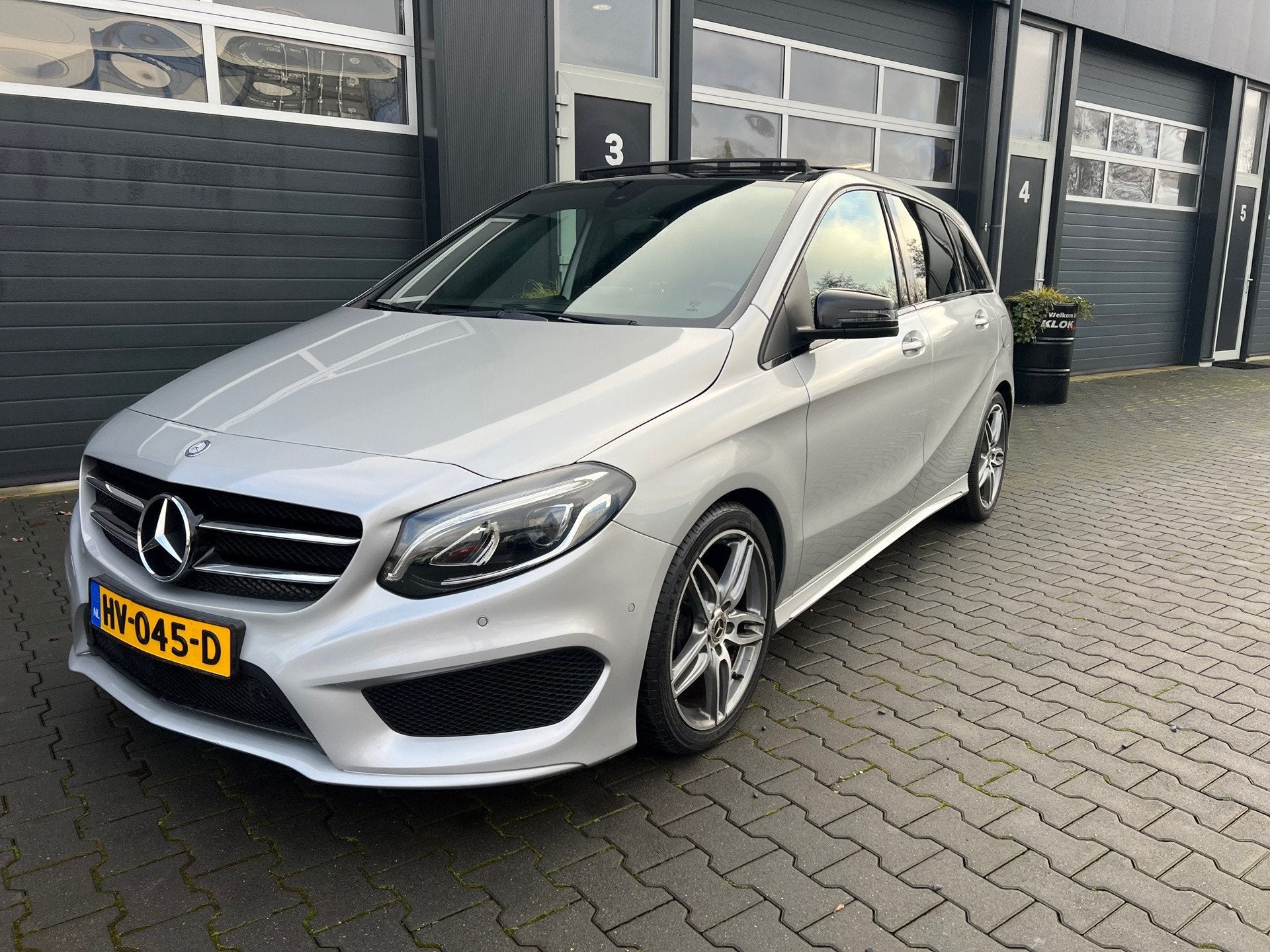 Mercedes-Benz B-klasse 180 AMG Night Edition Plus, 1325 kg, Gebruikt, 4 cilinders, 122 pk