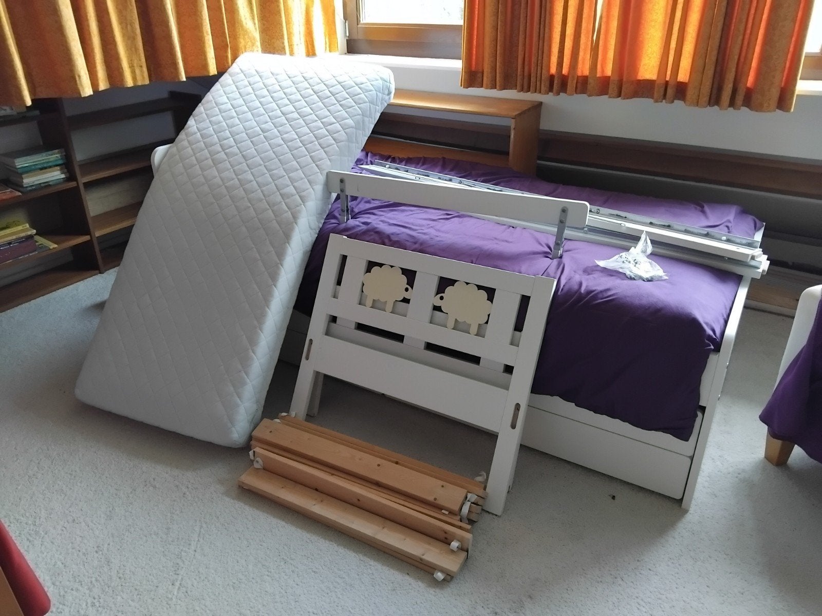 Peuterbed (Ikea) met matras en lattenbodem, Ophalen, Gebruikt, Lattenbodem