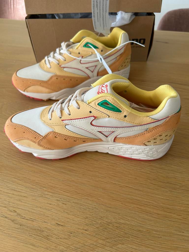 Mizuno Contender Peche sneakers - Nieuw in doos, Ophalen of Verzenden, Nieuw, Beige, Sneakers of Gympen