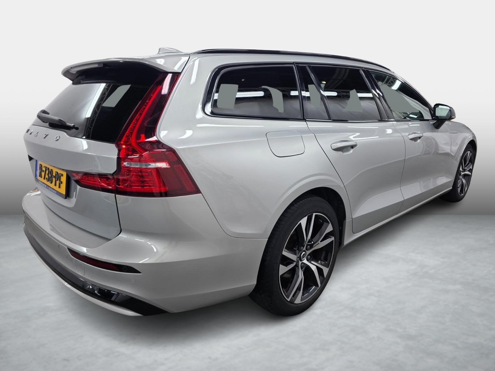 Volvo V60 2.0 B4 Plus Dark | Harman/Kardon | Schuif/Kantel P, Auto's, Euro 6, 4 cilinders, 1969 cc, 1634 kg