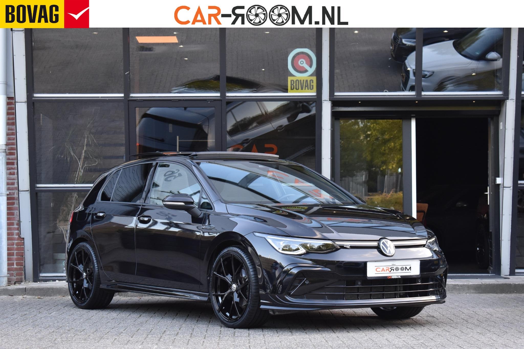 Volkswagen Golf 1.5 eTSI R-Line Pano HUD IQ H/K Lane Keyless, Auto's, Dealer onderhouden, Stof, 4 cilinders, Zwart