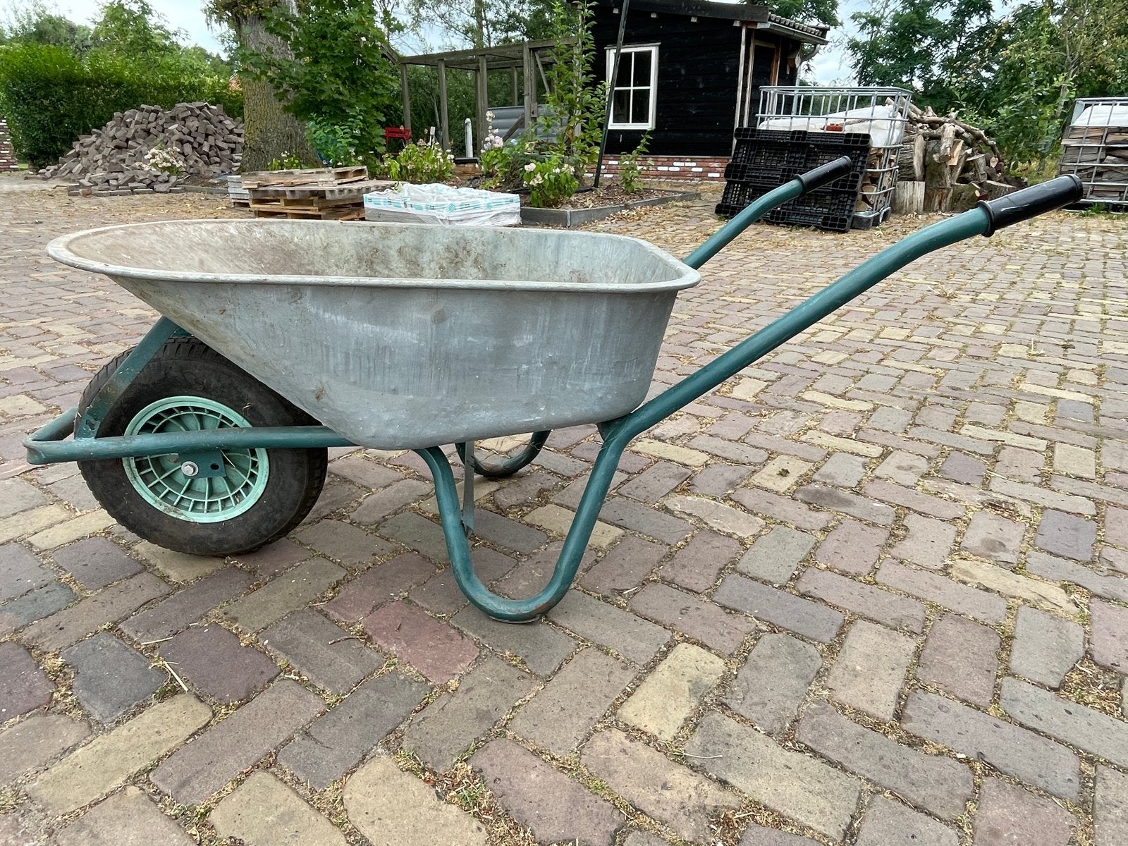 Stevige kruiwagen met één wiel, Tuin en Terras, Kruiwagens, Ophalen, Gebruikt, Handmatig, Eenwielig