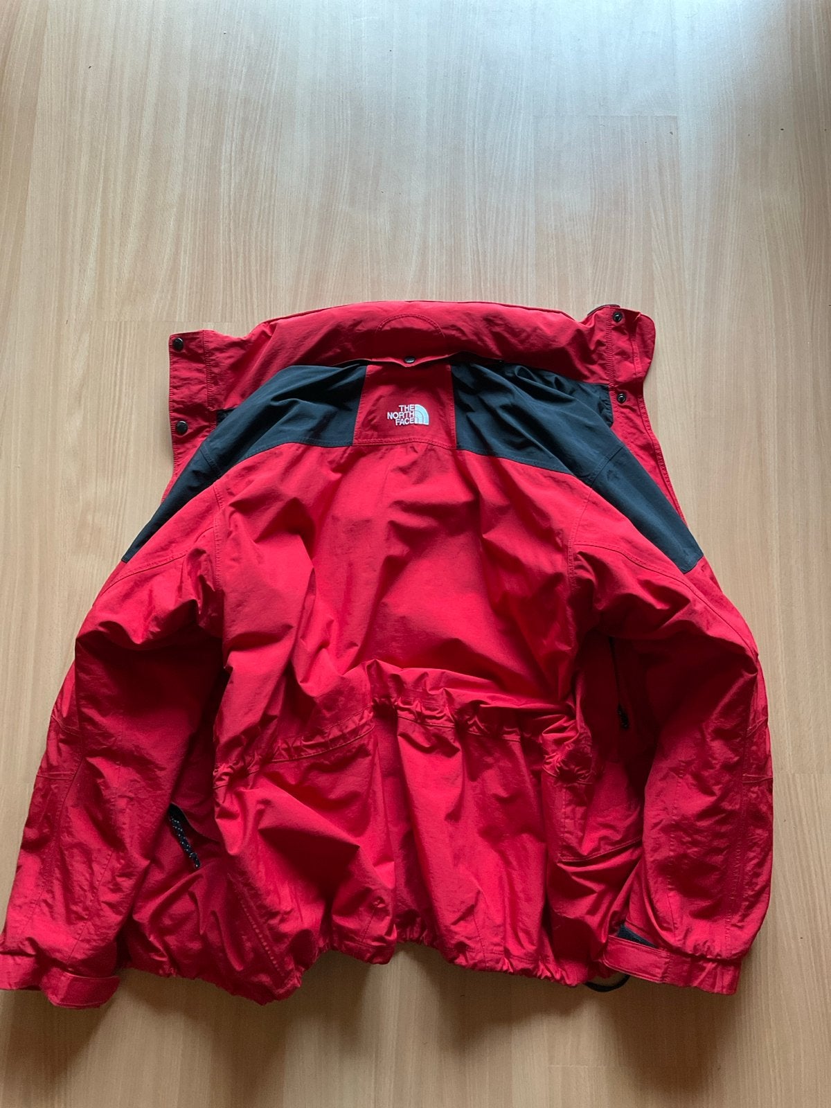 The North Face Jas Rood - Maat L, Ophalen of Verzenden, Zo goed als nieuw, Maat 52/54 (L), Rood