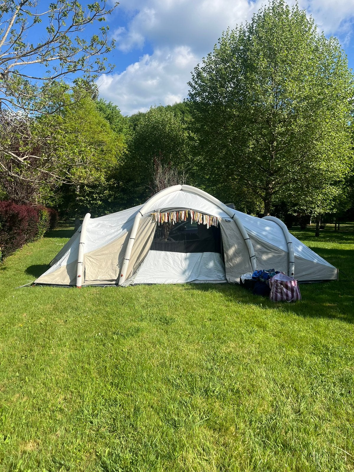 Quechua 8.4 Fresh & Black 8 persoons tent, Ophalen, Zo goed als nieuw, Meer dan 6