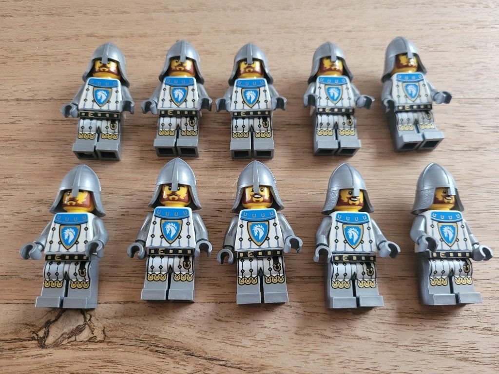 Partij N838=10x Nieuwe Lego ridder poppetjes