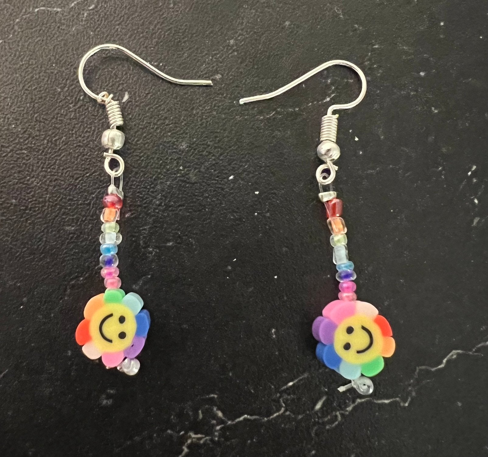 Nieuw Vrolijke kinder oorbellen oorhangers bloem smiley, Ophalen of Verzenden, Nieuw, Overige kleuren, Oorbellen