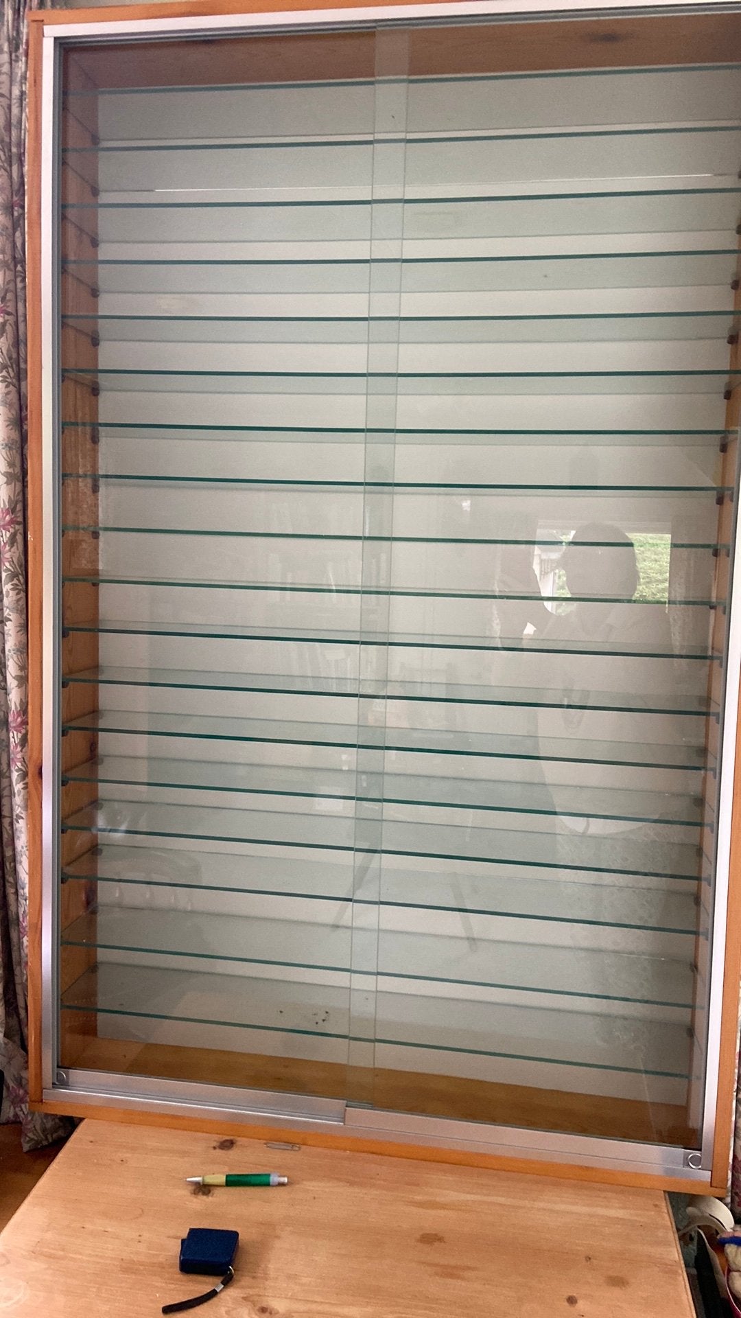 Vitrinekasten, Ophalen, 50 tot 100 cm, Zo goed als nieuw, Minder dan 25 cm