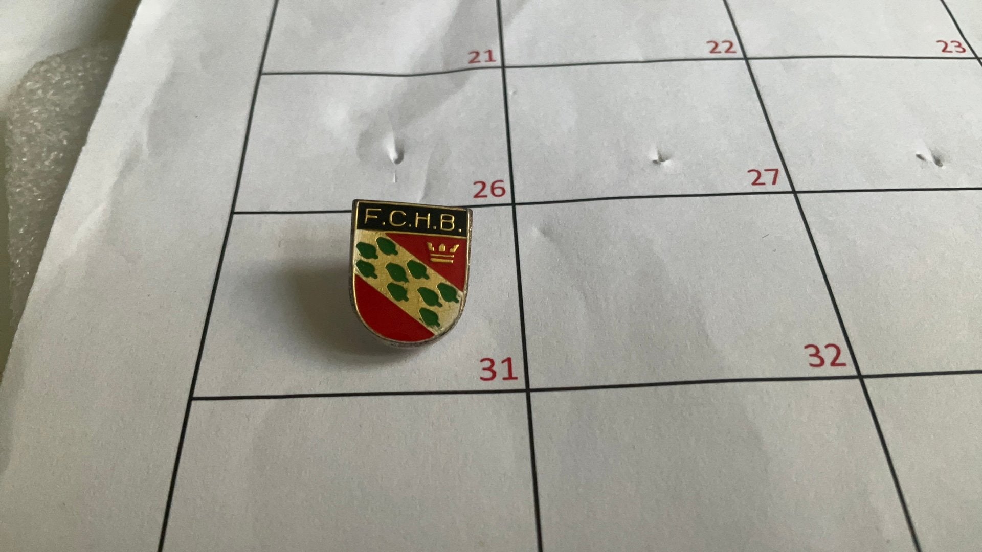 Speldje voetbal FC Herzogenbachsee Zwitserland, Verzamelen, Ophalen of Verzenden, Zo goed als nieuw, Sport