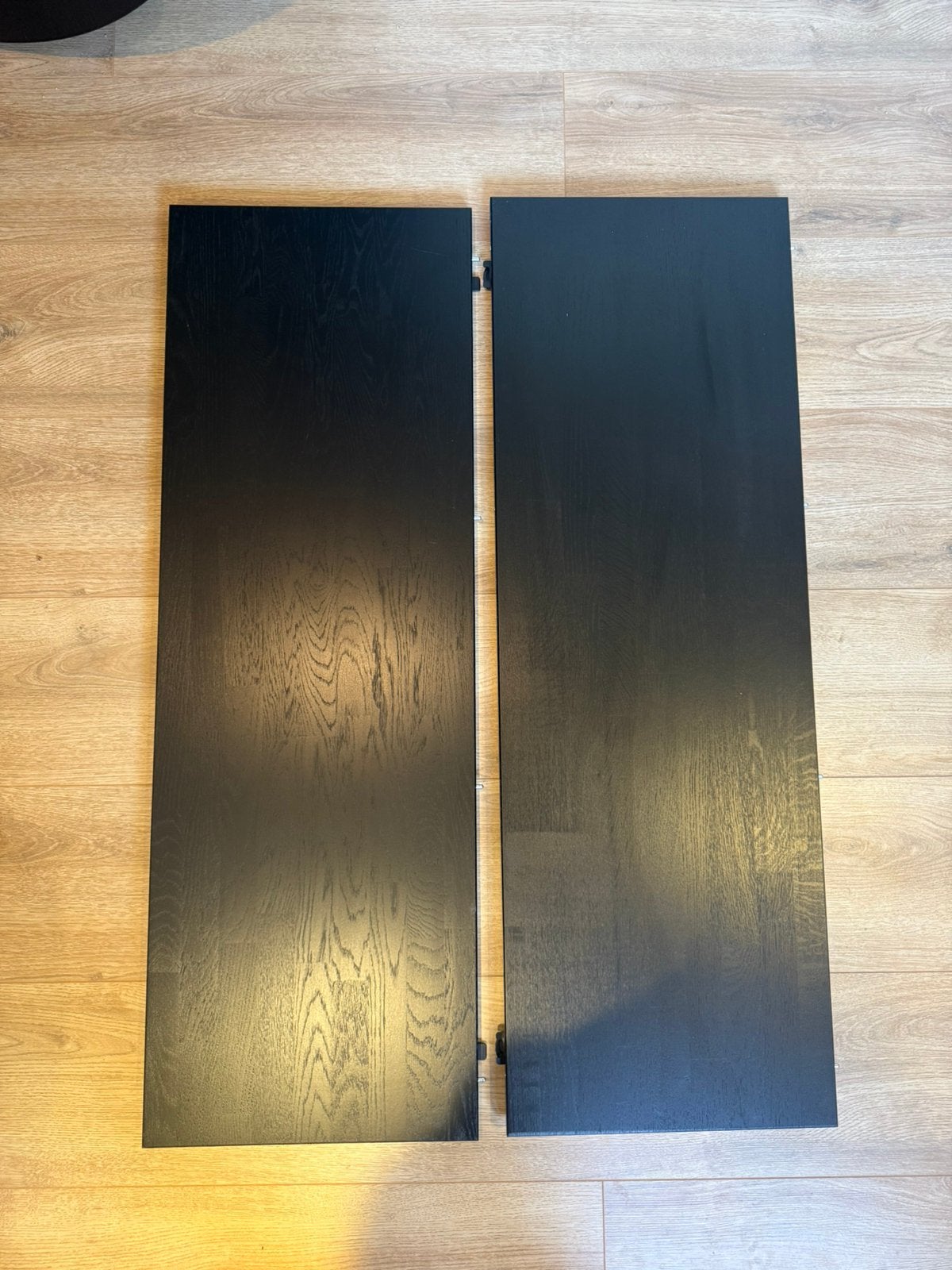 Foto 9 van Woood uitschuifbare eettafel rond eiken blacknight