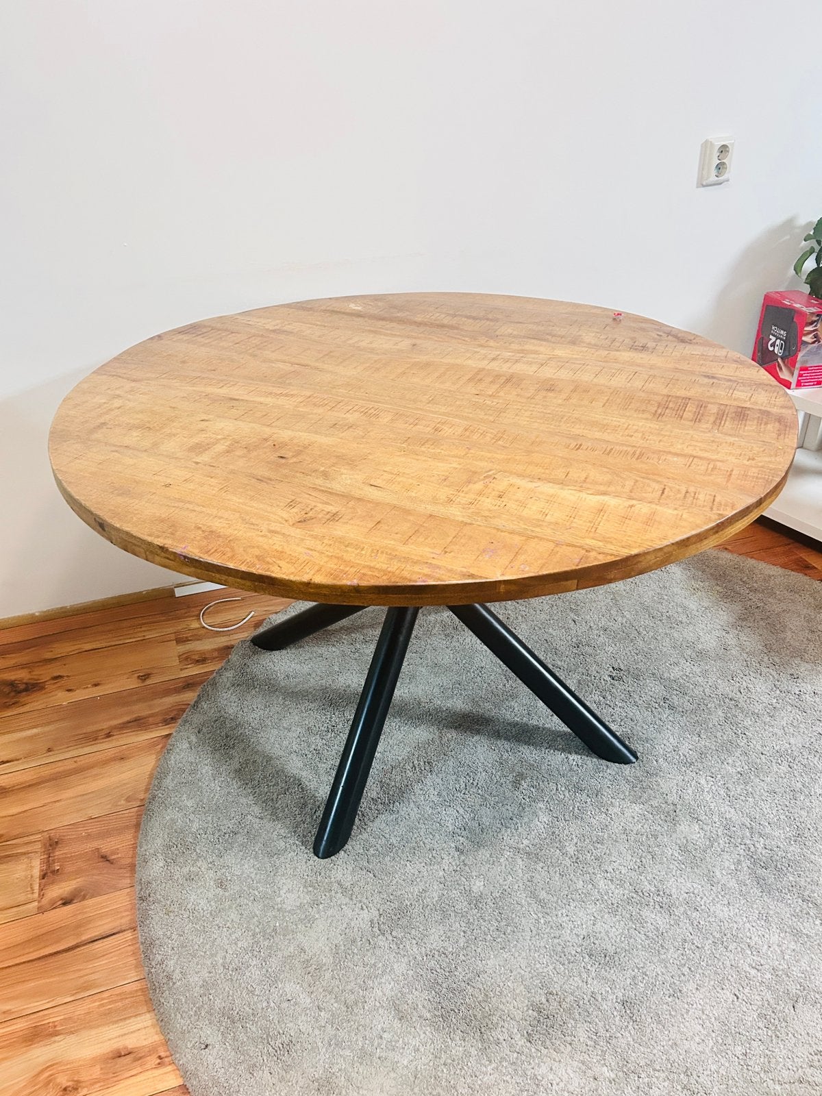 Dinning table for sale in good condition, Ophalen, Zo goed als nieuw, Rechthoekig, 50 tot 100 cm