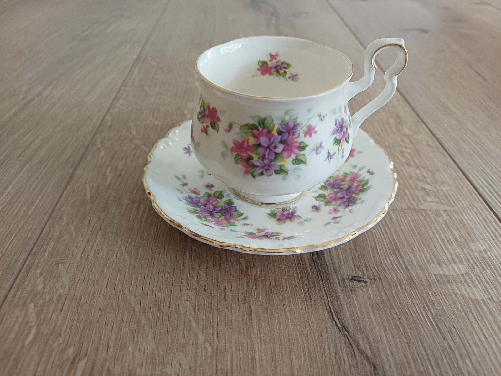 Royal Albert Violetta Kop en Schotel - Vintage Porselein, Ophalen