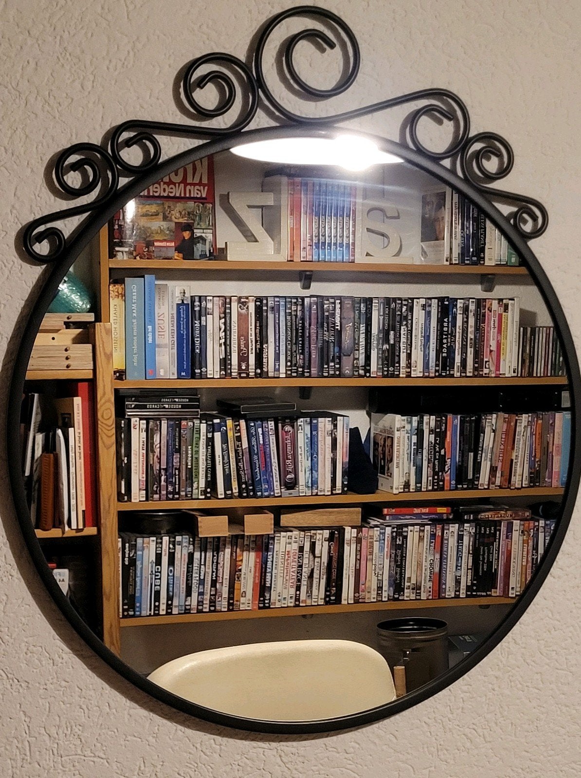 IKEA EKNE spiegel met sierlijk metalen frame, Ophalen, Minder dan 50 cm, Rond, Zo goed als nieuw