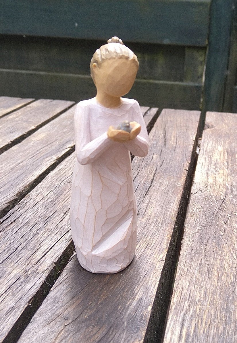 Willow Tree Nurture beeldje - Susan Lordi 2015, Verzamelen, Beelden en Beeldjes, Ophalen of Verzenden, Zo goed als nieuw, Mens