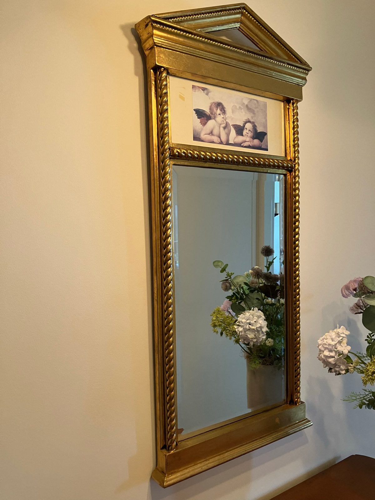 Gouden (kleur) spiegel met klassieke cherubijnen afbeelding, Ophalen, Rechthoekig, Minder dan 50 cm, 100 tot 150 cm
