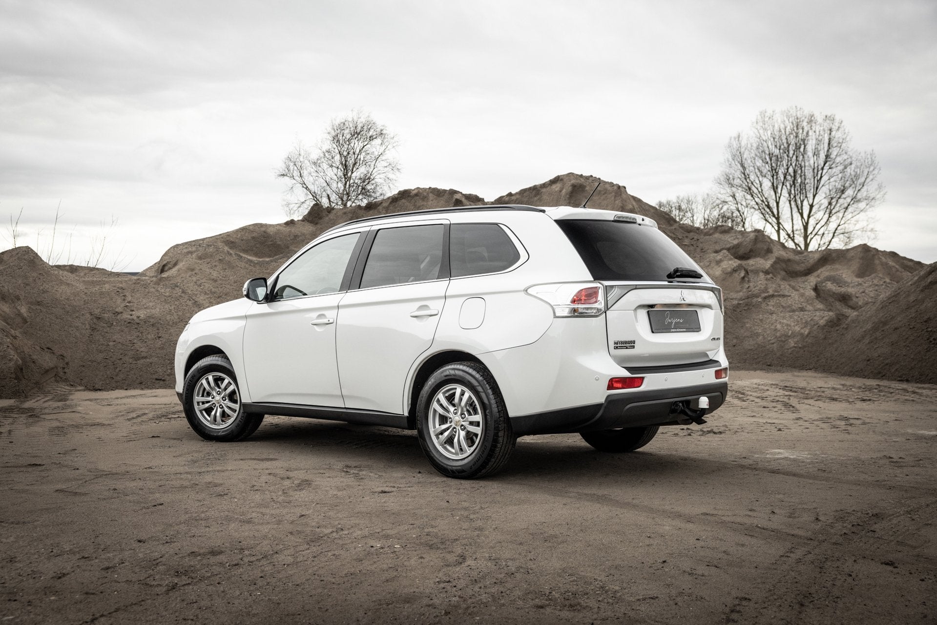 Mitsubishi Outlander 2.0 Intense (150pk) Orig NL | NAVI | CR, Auto's, Zwart, 4 cilinders, 150 pk, Wit