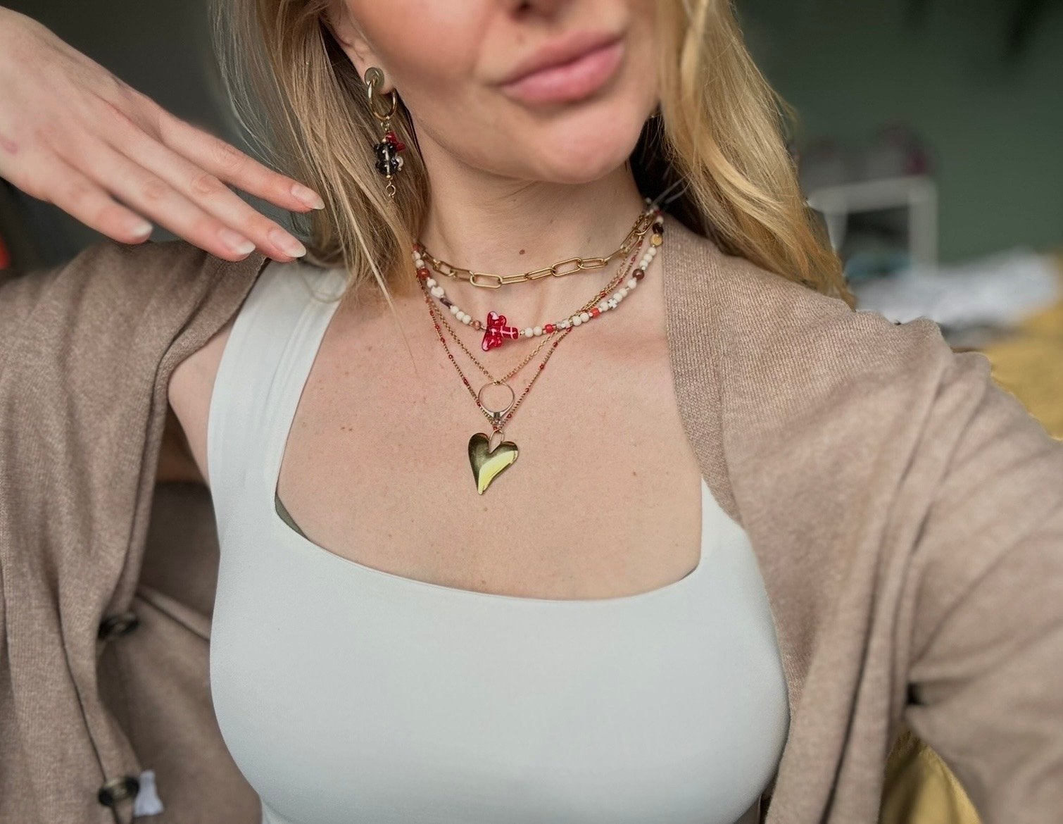 Gelaagde ketting set met hartjes en kralen., Ophalen of Verzenden, Zo goed als nieuw, Goud, Overige materialen