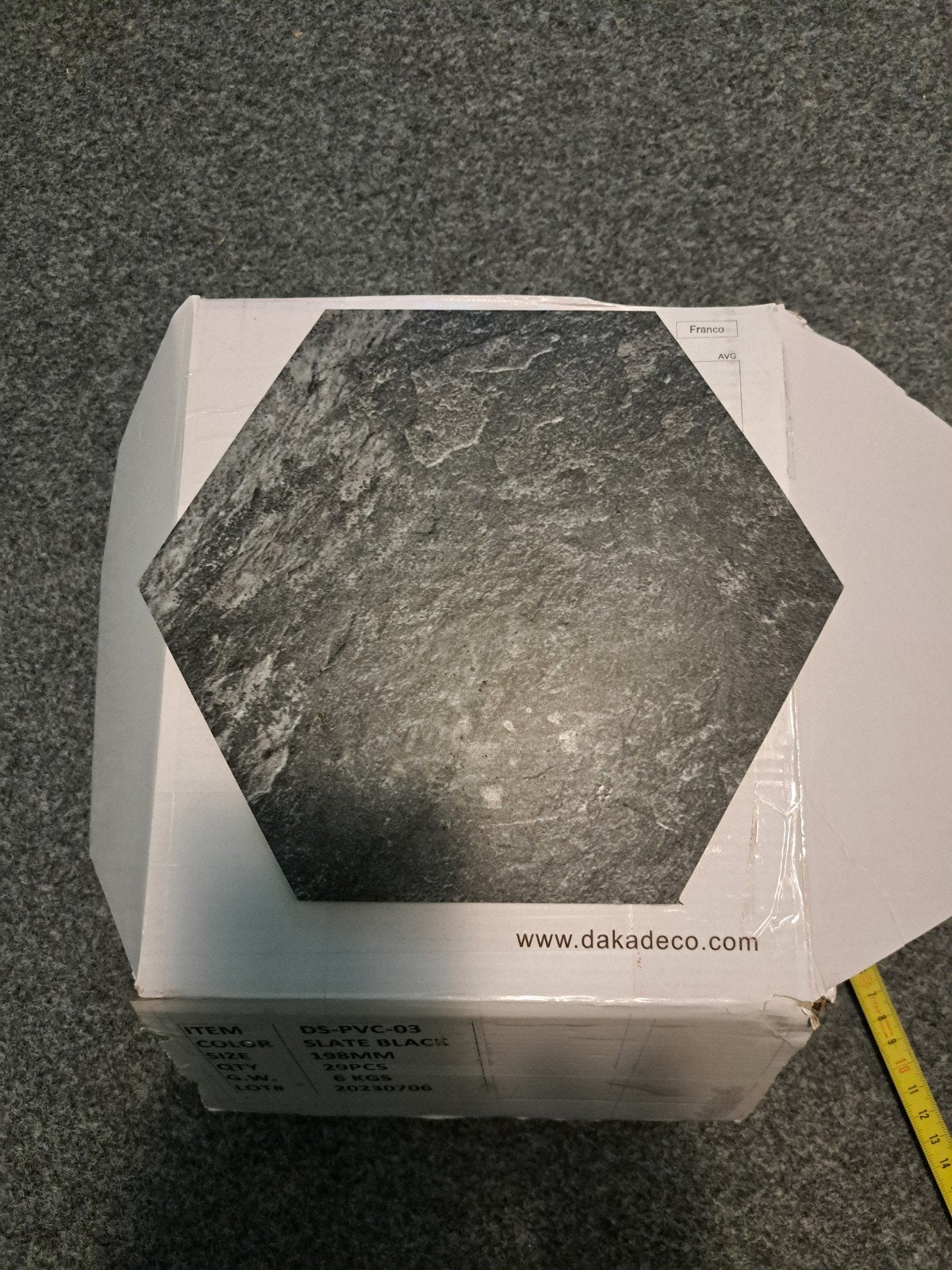Zwarte zeshoekige PVC tegels - Dakadeco Slate Black, Doe-het-zelf en Verbouw, 60 cm of meer, Keramiek, Nieuw, Ophalen of Verzenden