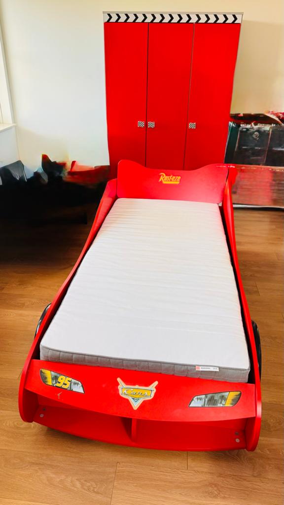 Cars Lightning McQueen kinderbed met matras, Kinderen en Baby's, Kinderkamer | Bedden, Ophalen, 85 tot 100 cm, Gebruikt, Matras