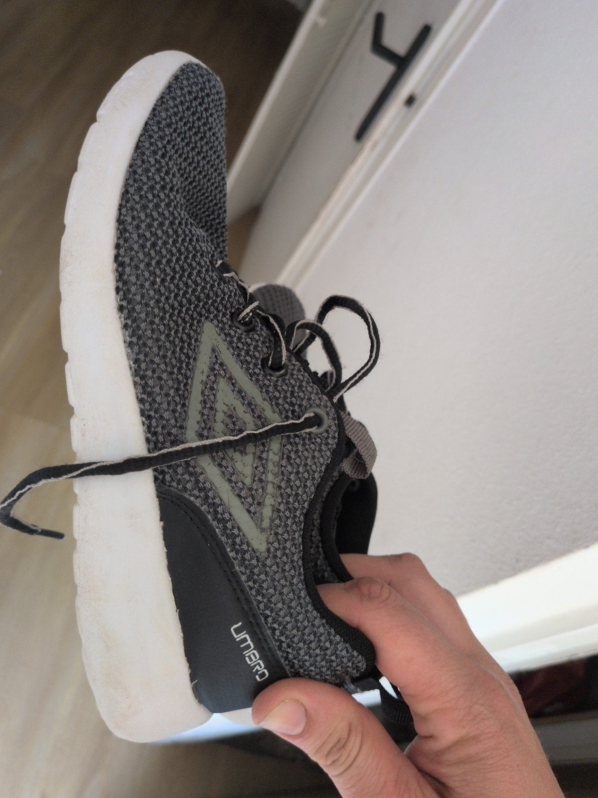 Umbro gymschoenen maat 34, Ophalen