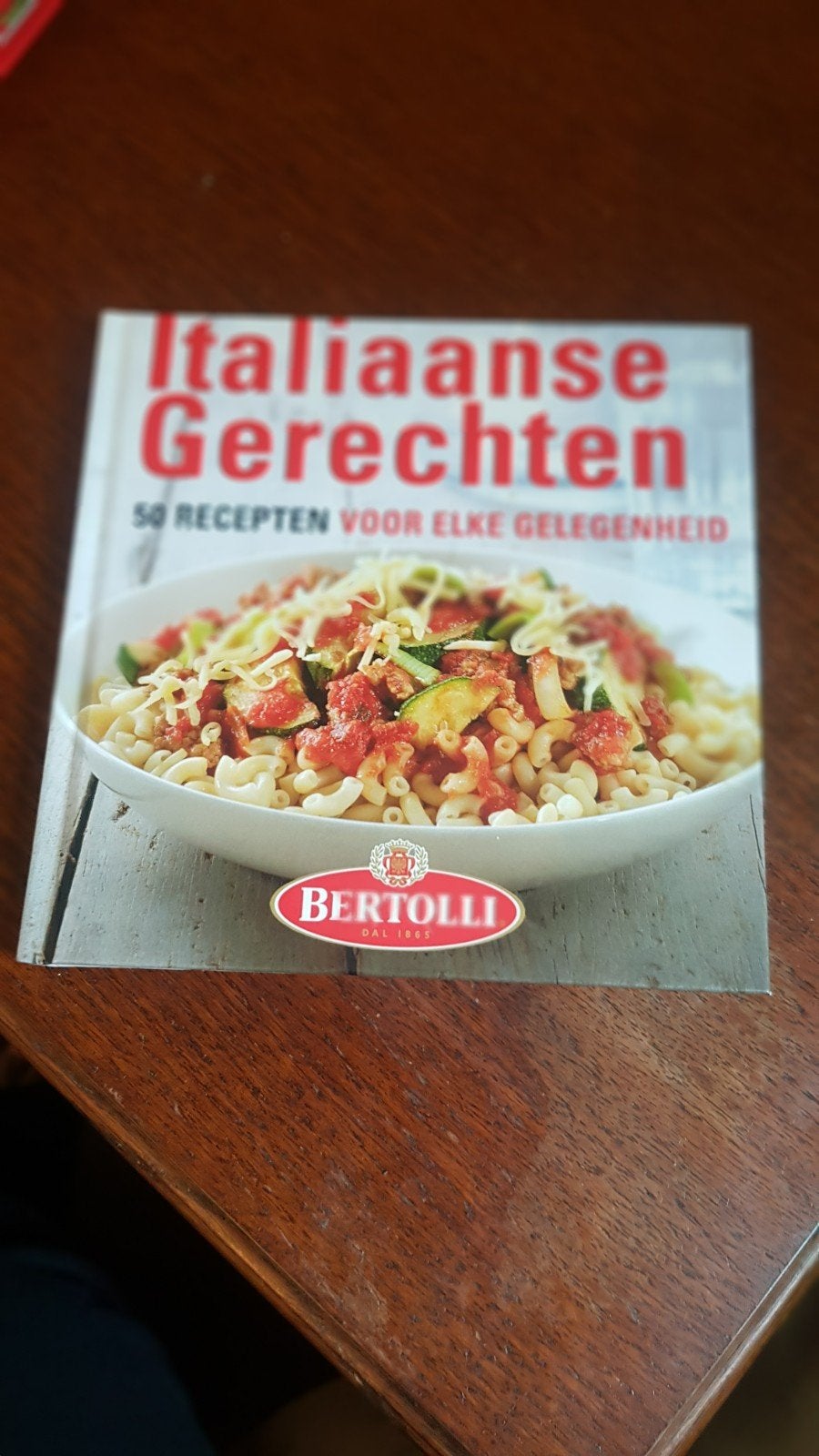 Kookboek met Italiaanse gerechten, Ophalen of Verzenden, Nieuw, Italië