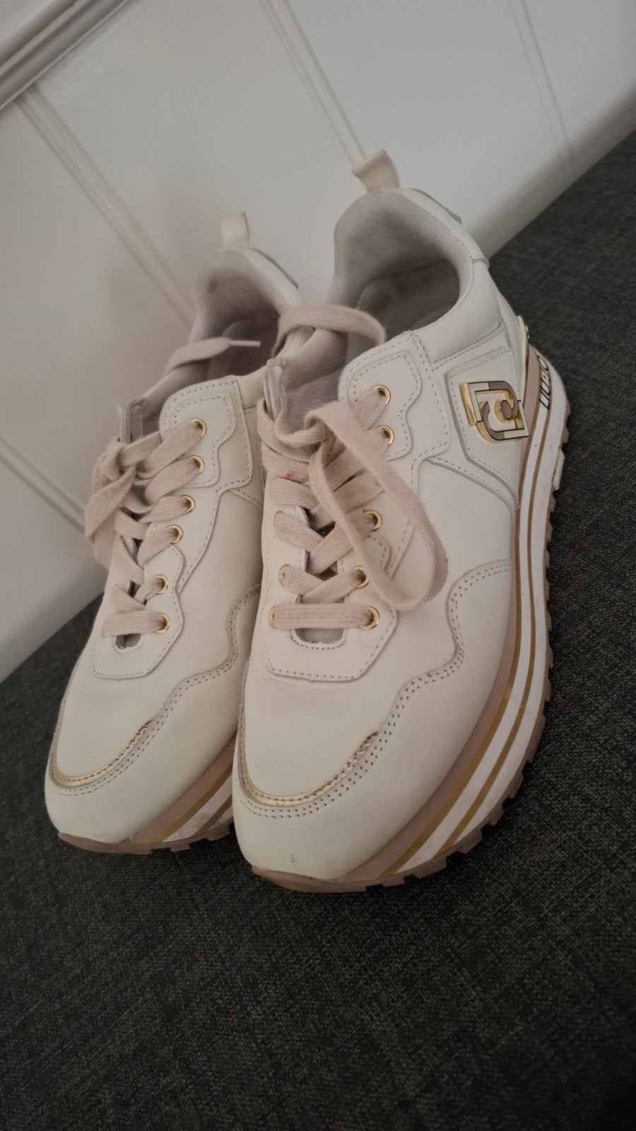 Liu Jo sneaker maat 40, Ophalen of Verzenden, Zo goed als nieuw, Sneakers of Gympen