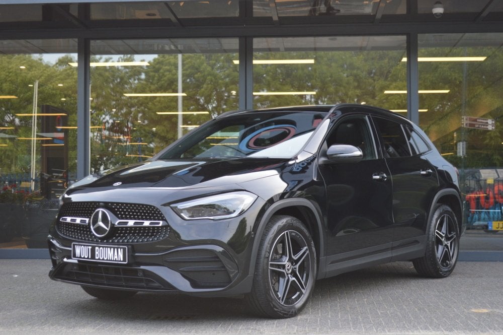 Mercedes-Benz GLA 250 e AMG Multibeam Panorama Widescreen Sf, Auto's, 77 km/l, Zwart, Bedrijf, Hybride Elektrisch/Benzine