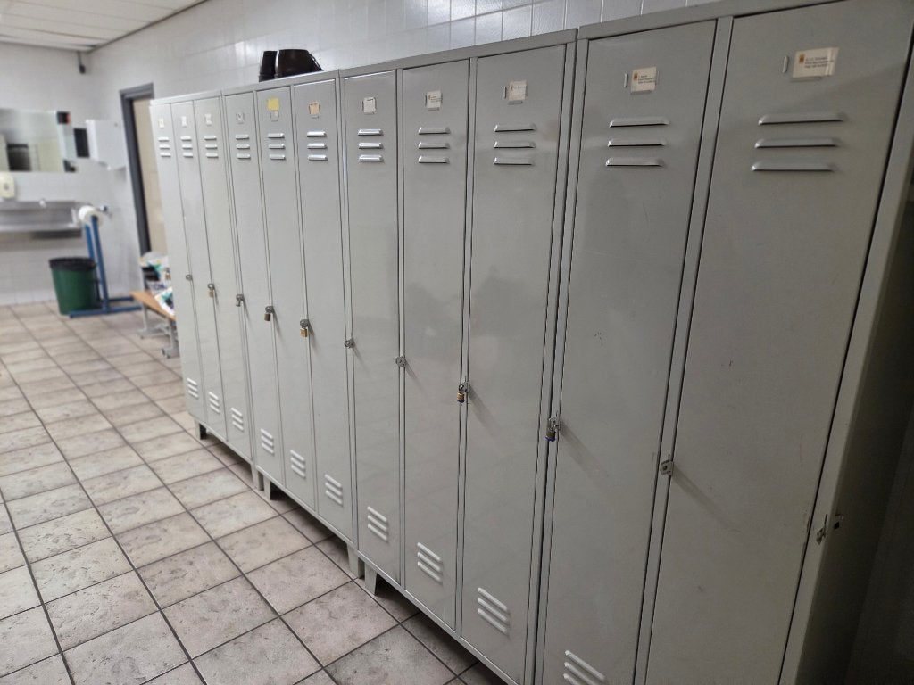 Metalen lockers - Ideaal voor sportschool of kantoor, Ophalen, Gebruikt, Industrieel, functioneel