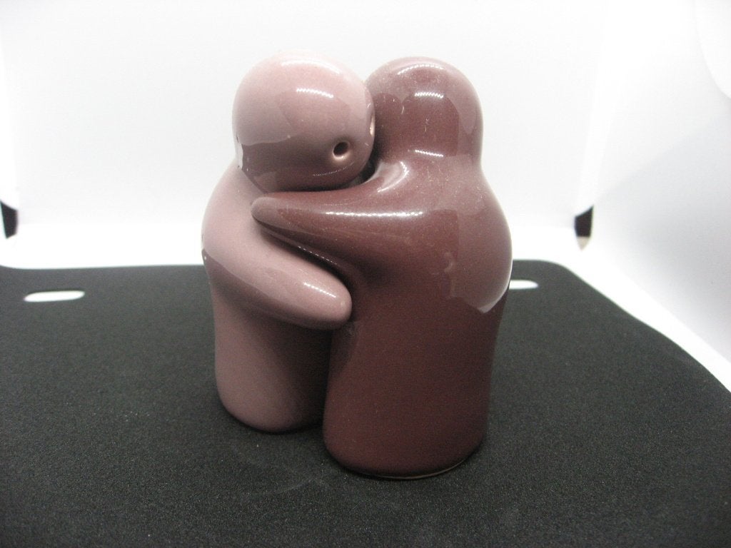 Peper en Zout stel liefde Hug bruin, Ophalen of Verzenden, Zo goed als nieuw, Steen/keramiek