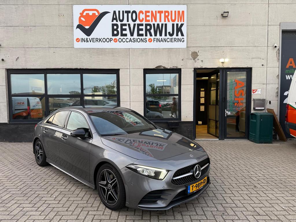 Mercedes-Benz A-Klasse A180 AMG-Line 136pk AUT 2020 Grijs, Auto's, Mercedes-Benz, 136 pk, 4 cilinders, Alcantara, Bedrijf