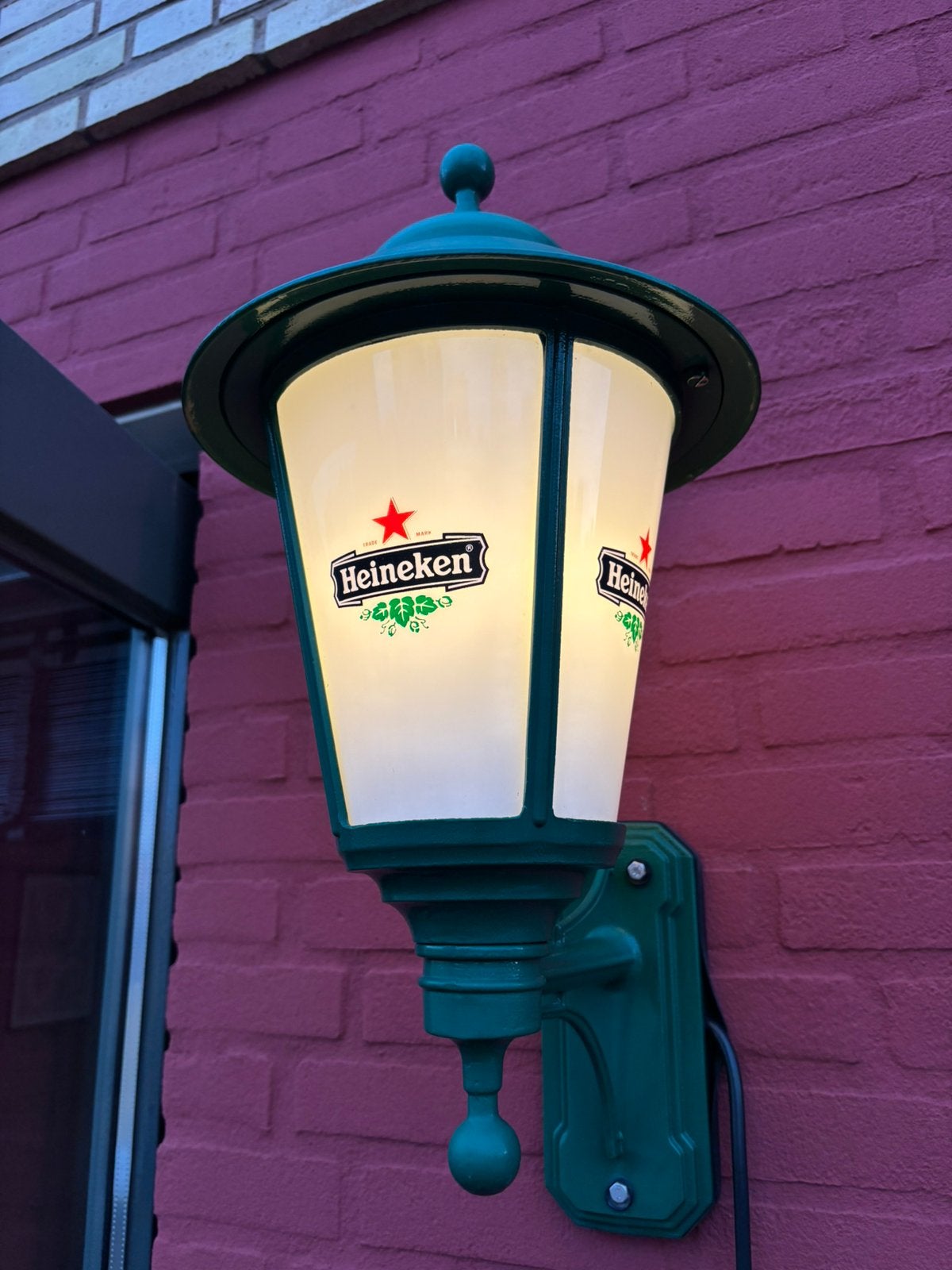 Heineken buitenlamp, Minder dan 50 watt, Wandlamp, Ophalen of Verzenden, Netvoeding