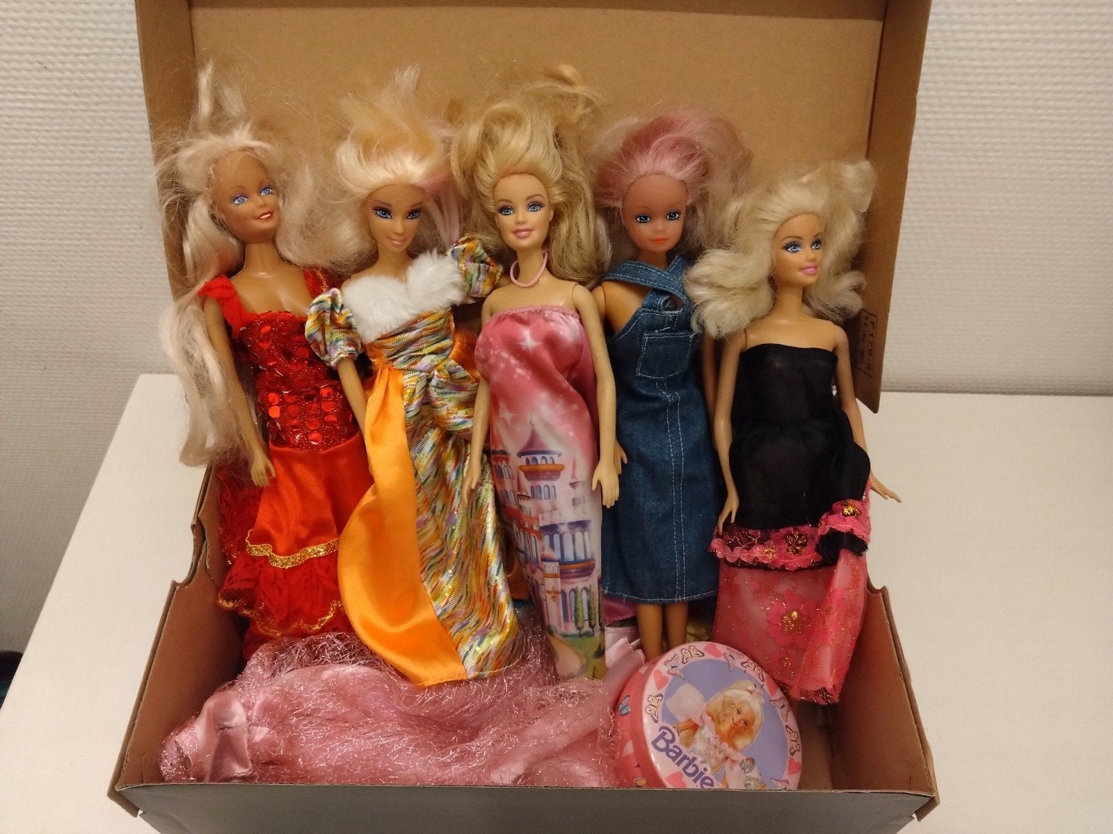5 Barbies met extra kleding en accessoires, Ophalen of Verzenden, Gebruikt, Barbie