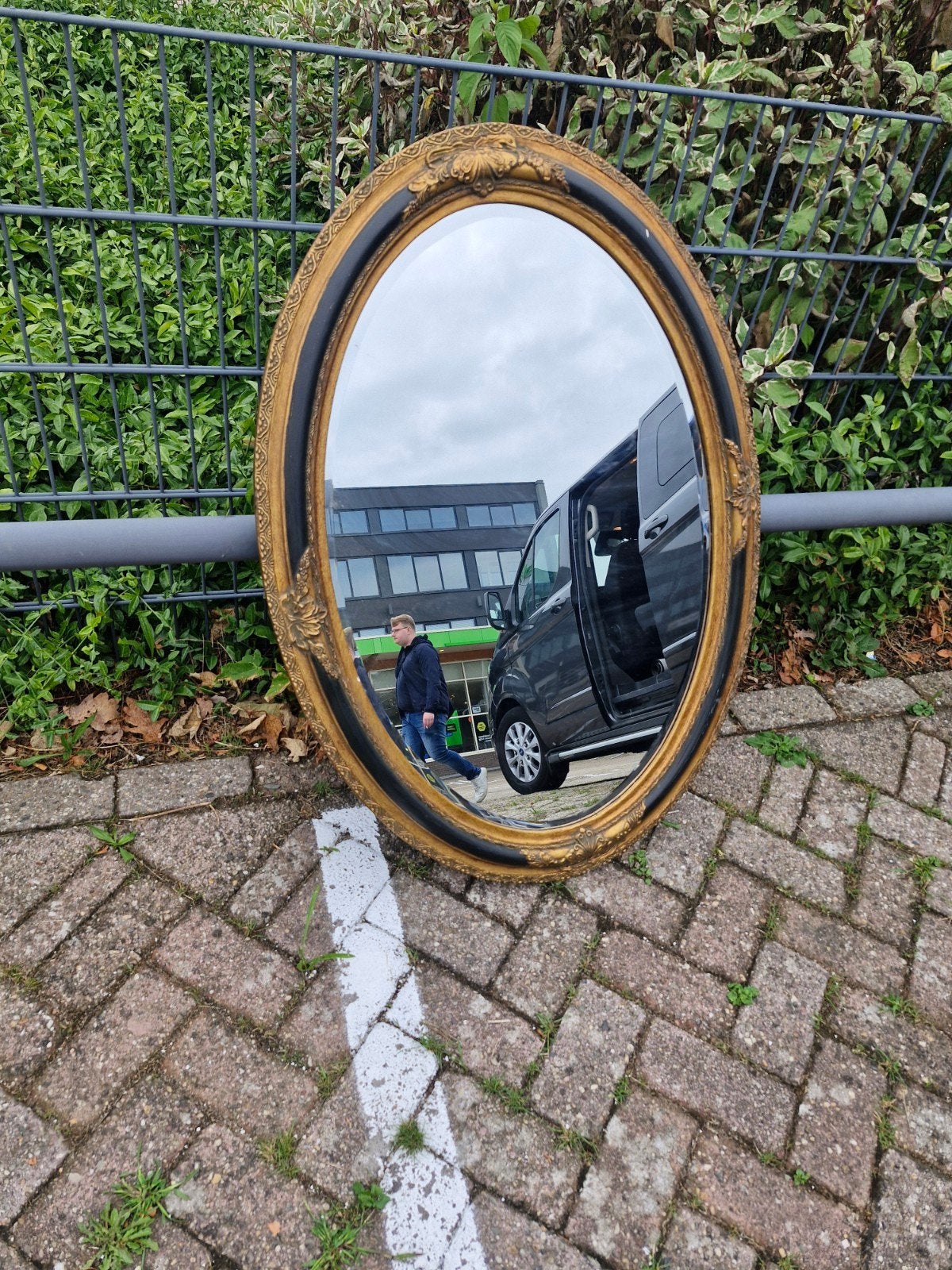 Grote ovale spiegel met gouden barok lijst, Antiek en Kunst, Ophalen of Verzenden, Ovaal