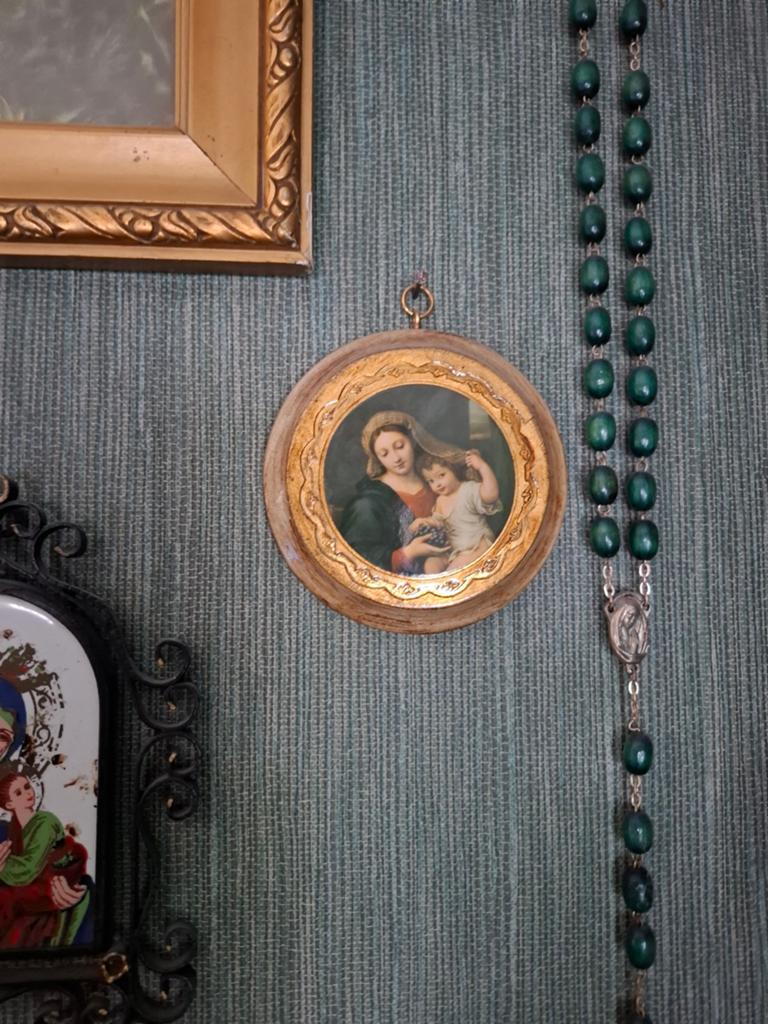 Vintage kleine ronde hanger Maria met Kindje Jezus, Antiek en Kunst, Ophalen