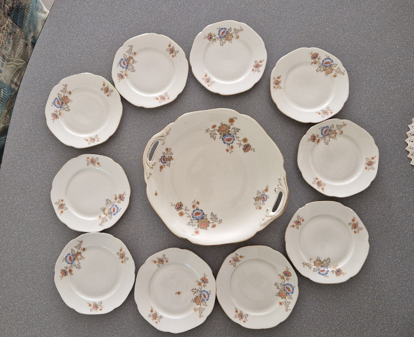 vintage gebakset serveerschaal met 10 schoteltjes, Ophalen of Verzenden