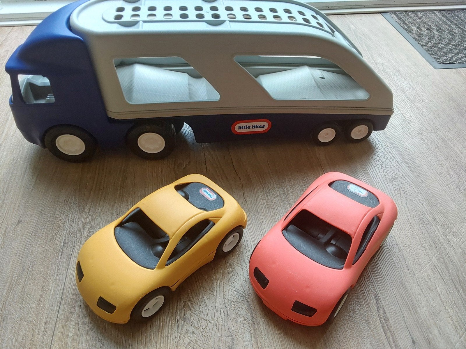 Nette auto transport wagen little tikes, Ophalen of Verzenden, Zo goed als nieuw