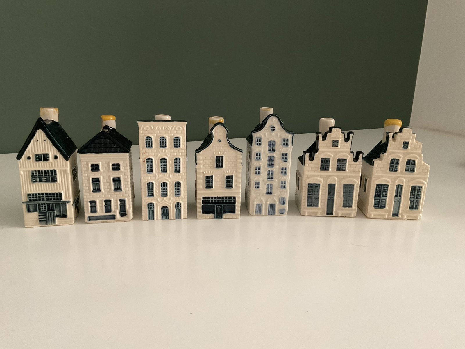 7 ongevulde KLM huisjes: Nrs 6, 26, 27, 33, 36, 76 (2x), Verzamelen, KLM Huisjes, Ophalen of Verzenden, Gebruikt, 61 t/m 80