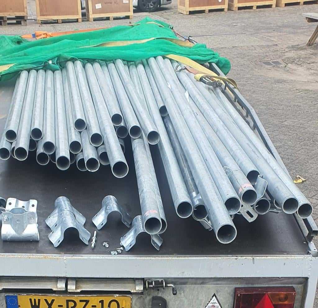 Gegalvaniseerde buizen 60mm - 6 of 4 meter, Ophalen, Zo goed als nieuw, IJzer