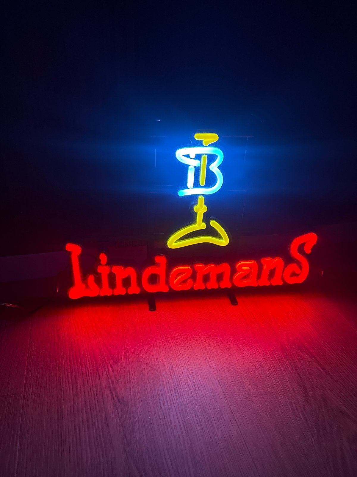 Lindemans Neon LED Reclamebord - 44x31 cm, Ophalen of Verzenden, Zo goed als nieuw, Lichtbak of (neon) lamp