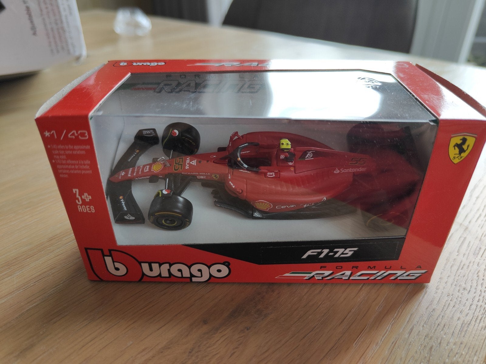 Bburago Ferrari F1-75 #55 Carlos Sainz 2022 1:43 Nieuw, Ophalen of Verzenden, Nieuw, Auto, Overige merken