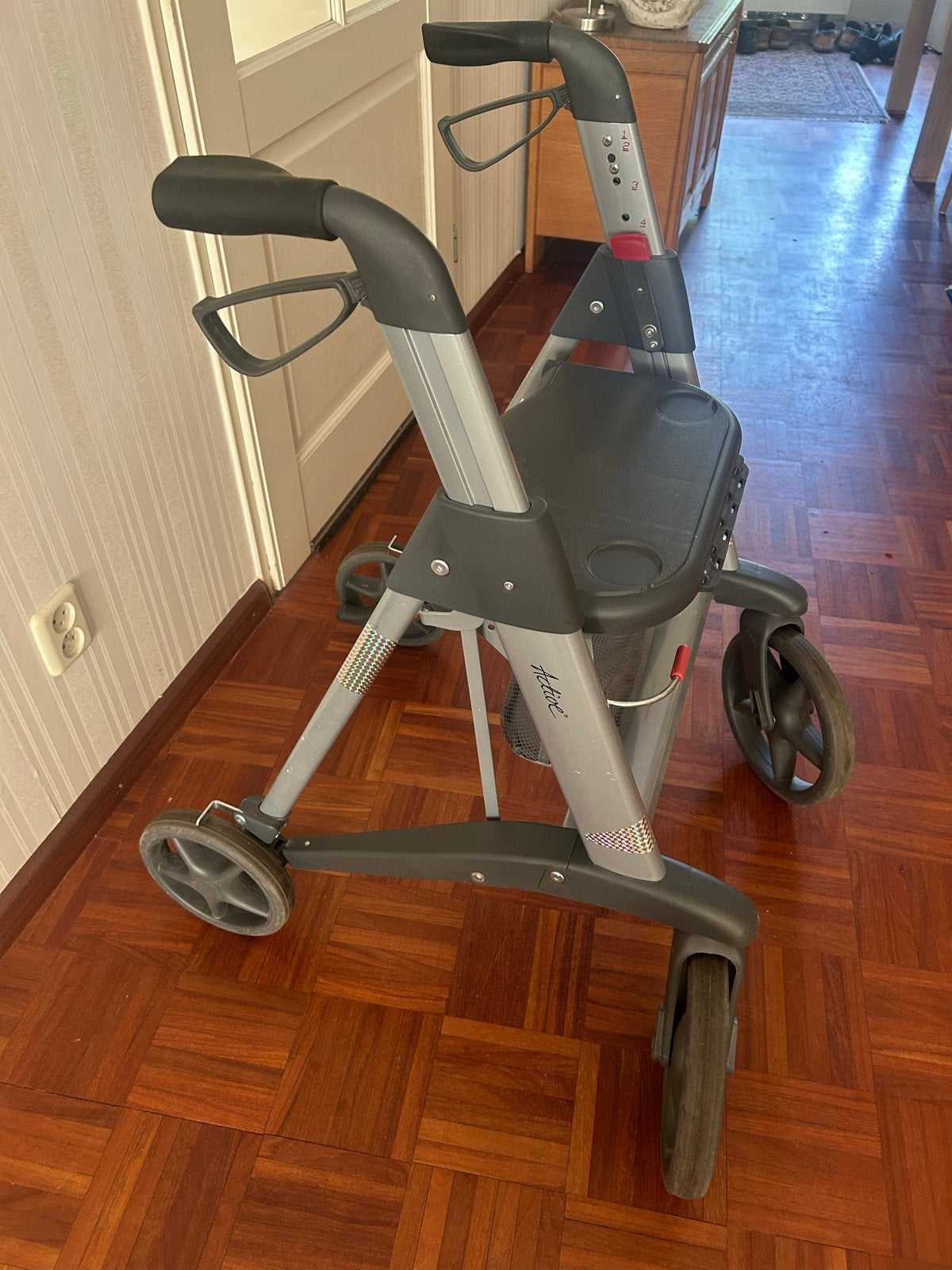 Rollator access actieve lichtgewicht  met gratis looprek, Diversen, Rollators, Ophalen, Lichtgewicht