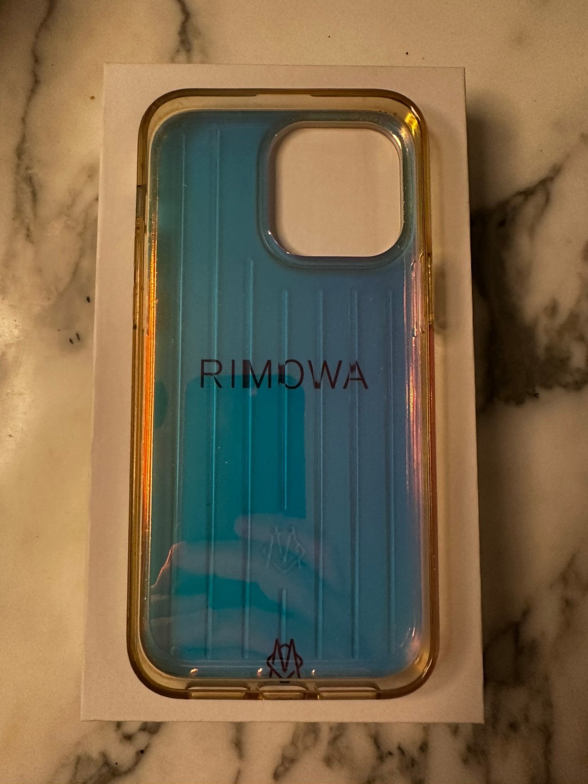 Foto 4 van Rimowa Traslucent Iphone 14 Pro Max Phone Case
