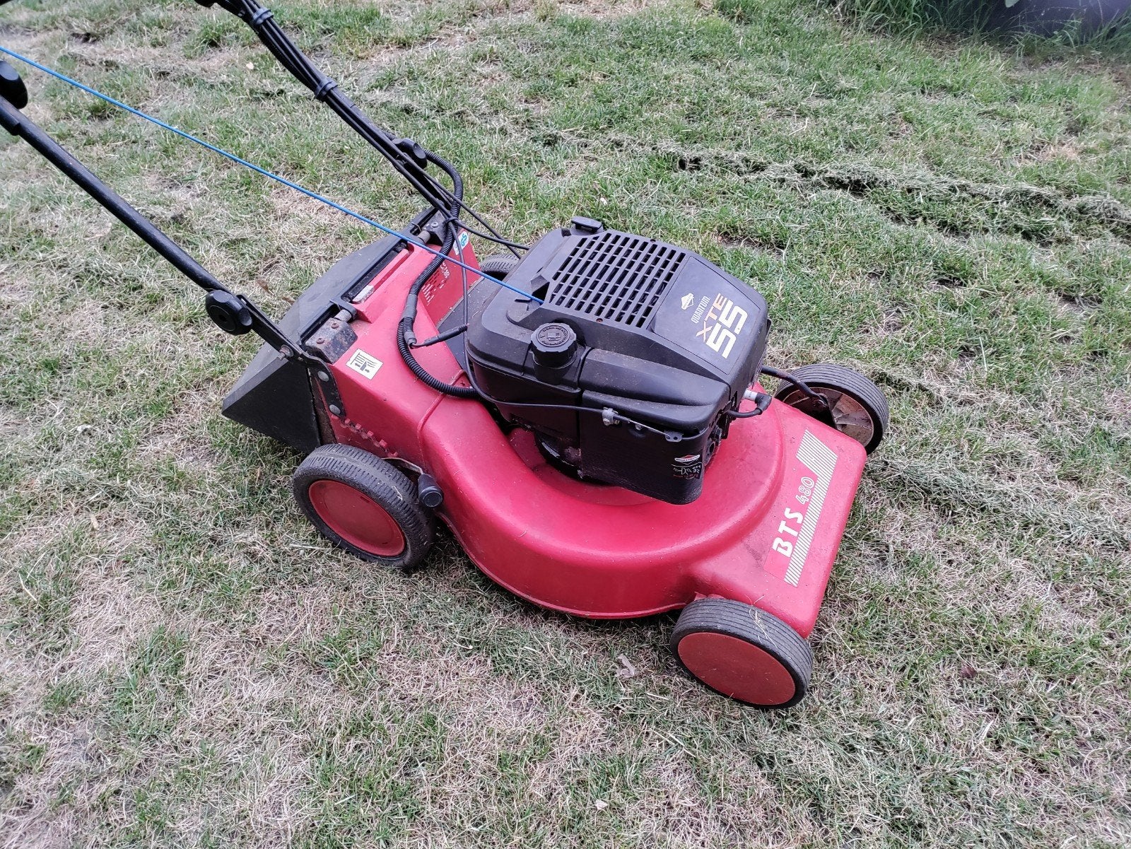 Briggs & Stratton Quantum XTE 55, Tuin en Terras, Grasmaaiers, Gebruikt, Benzine-grasmaaier, 40 t/m 49 cm, Cirkelmaaier, Elektrische starter