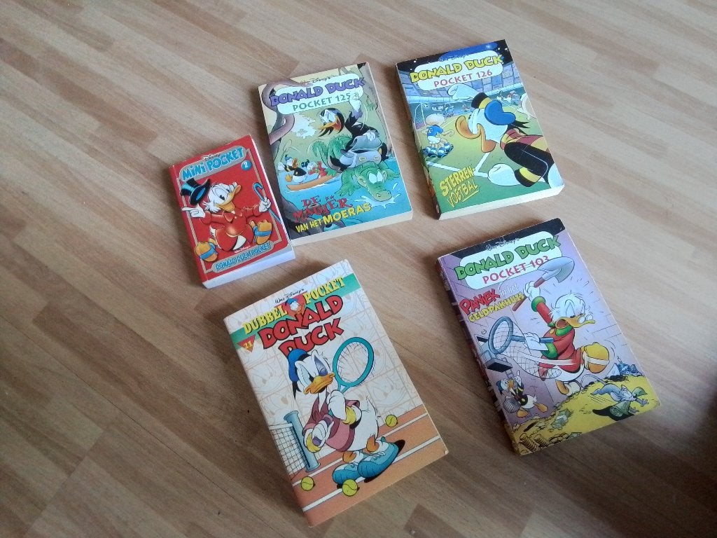 Donald duck pokets, Gelezen, Walt Disney, Ophalen of Verzenden, Meerdere stripboeken