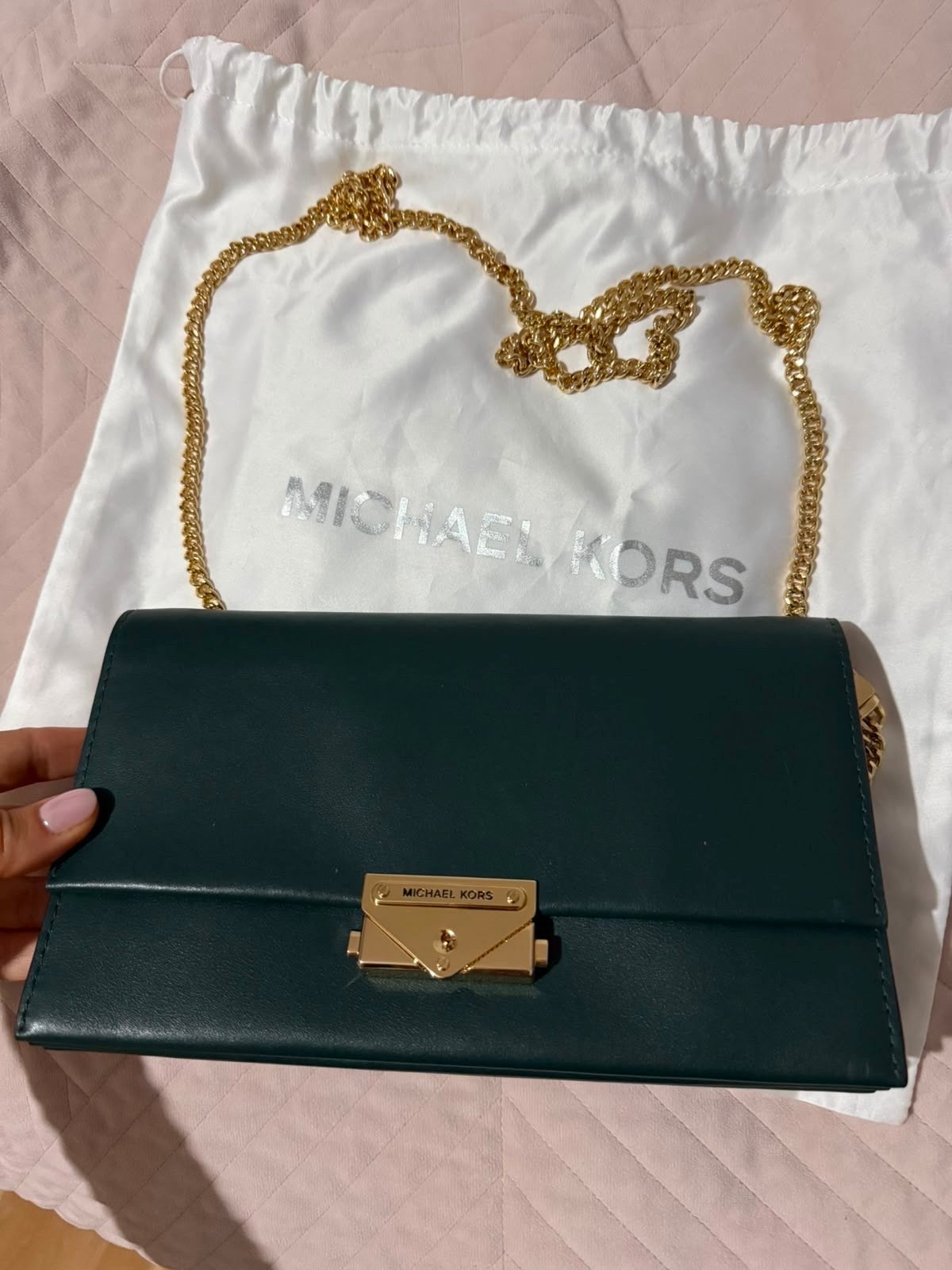 Michael Kors donkergroene schoudertas met gouden ketting, Ophalen of Verzenden, Zo goed als nieuw, Groen, Schoudertasje